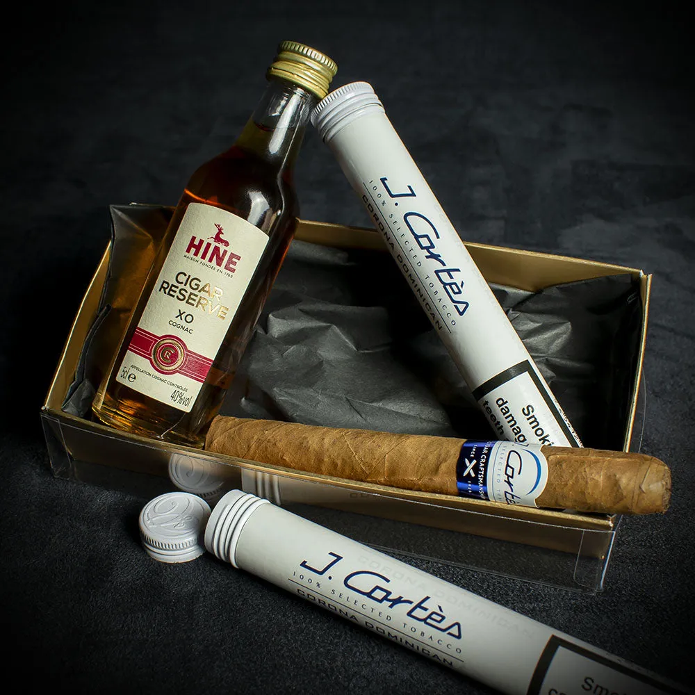 Premium Gift Set: 2 J. Cortes Dominican Cigars & Hine Cigar Reserve Cognac (5cl)