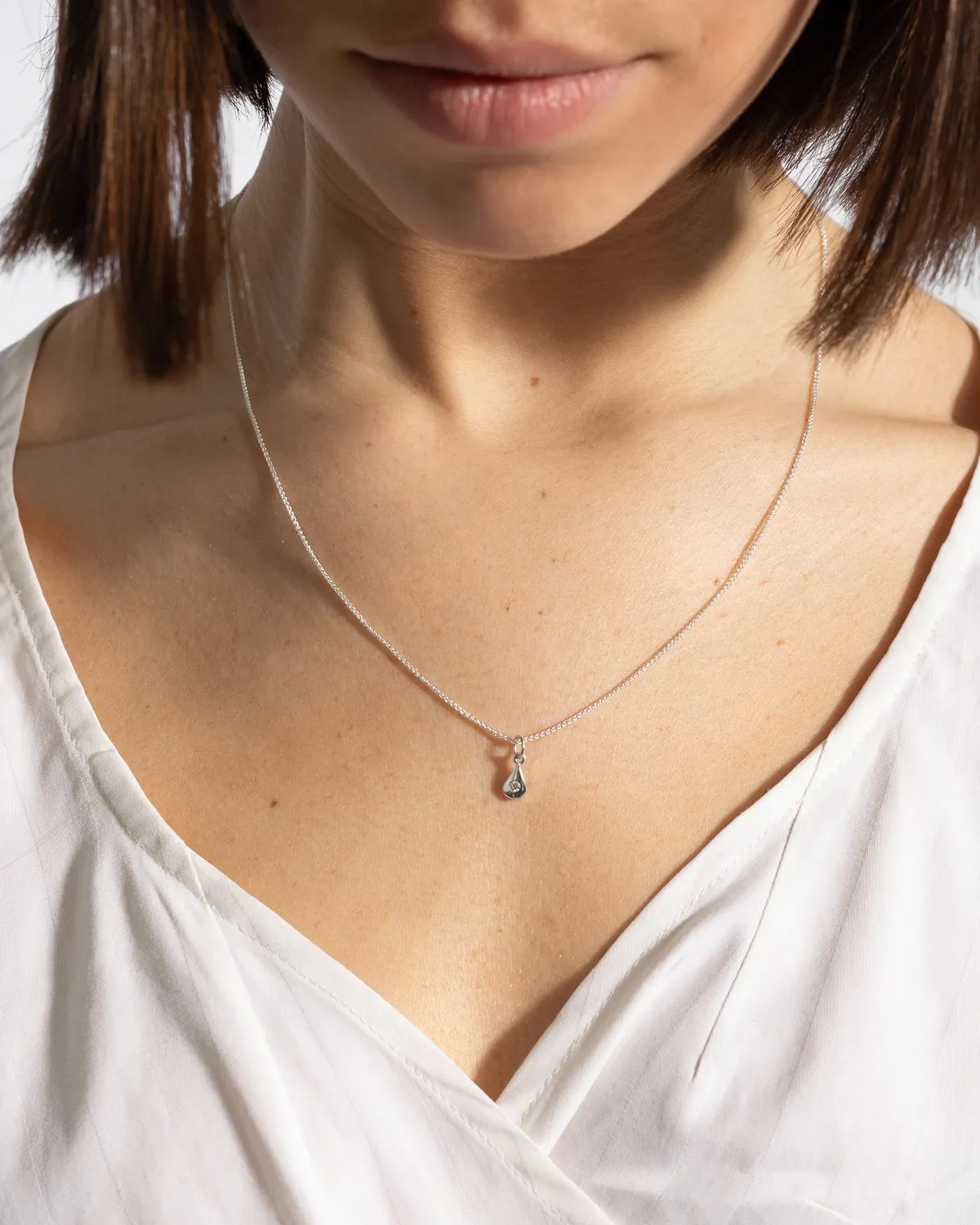 Drop Pendant in Silver with lab grown Diamond