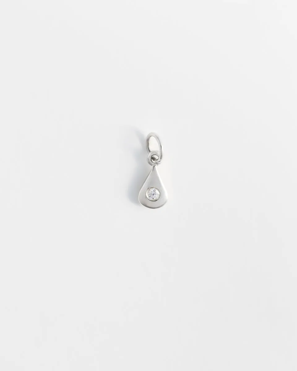 Drop Pendant in Silver with lab grown Diamond