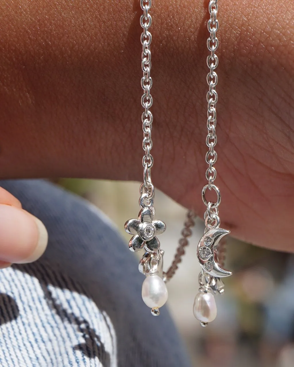 Flower Bracelet in Sterling Silver with lab grown Diamond & Pearl