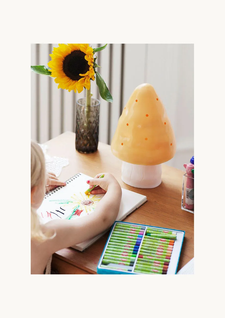 Sure! The optimized title for this e-commerce product in English with modifiers would be Small Yellow Mushroom Lamp.